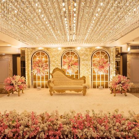 Radisson Blu Kaushambi Delhi NCR Hotel Ghaziabad Bagian luar foto
