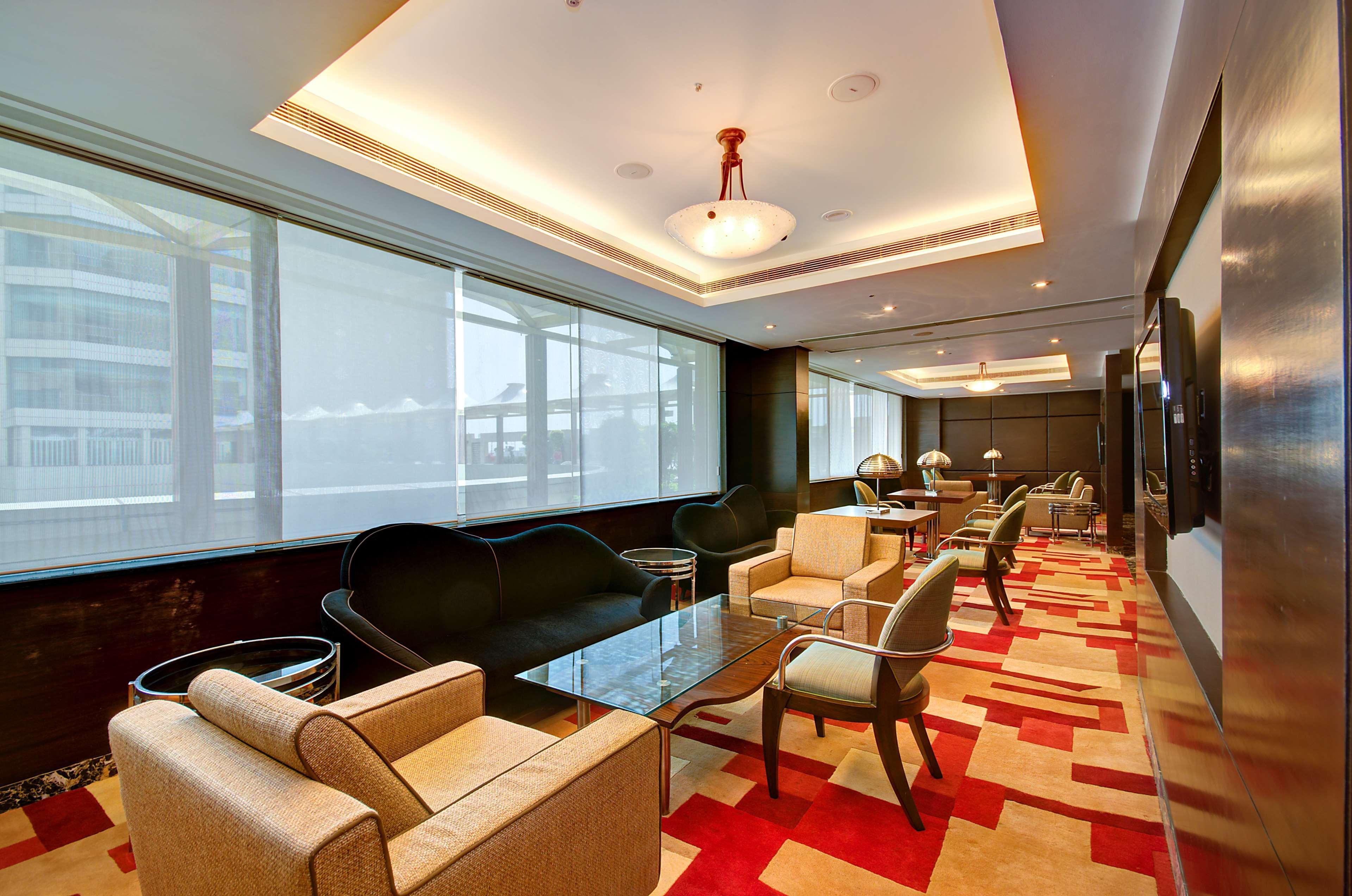 Radisson Blu Kaushambi Delhi NCR Hotel Ghaziabad Bagian luar foto