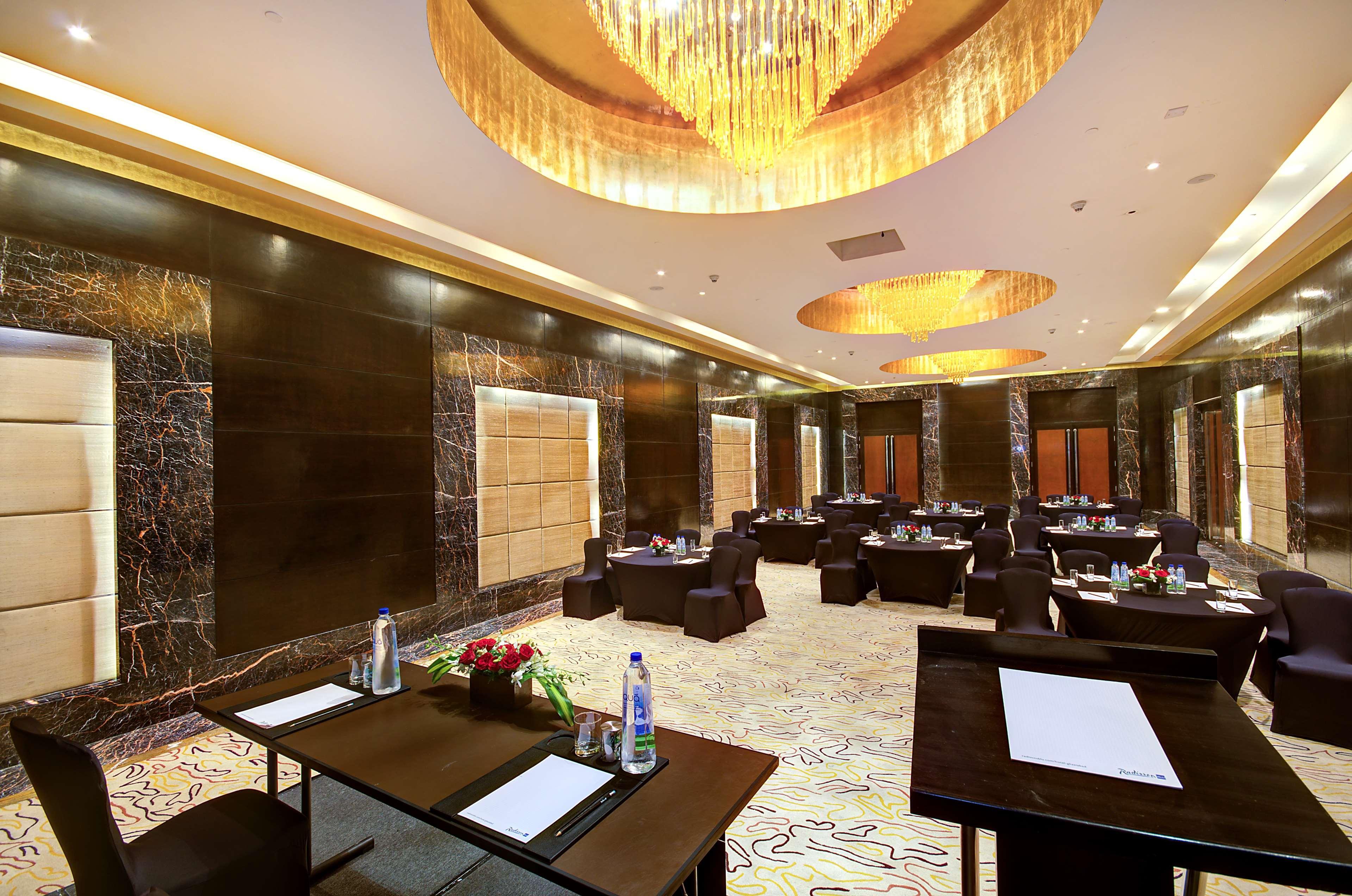 Radisson Blu Kaushambi Delhi NCR Hotel Ghaziabad Bagian luar foto