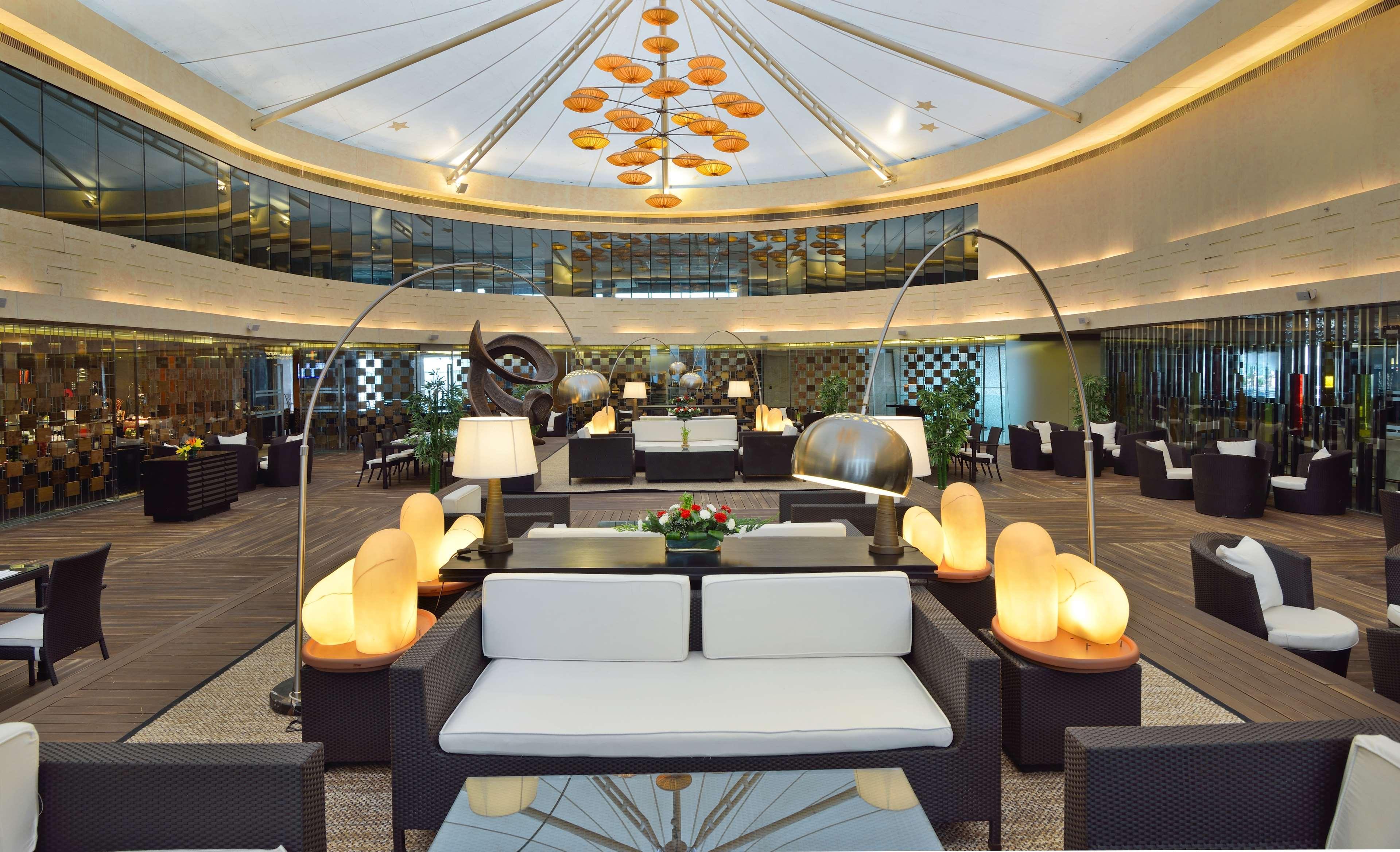 Radisson Blu Kaushambi Delhi NCR Hotel Ghaziabad Bagian luar foto