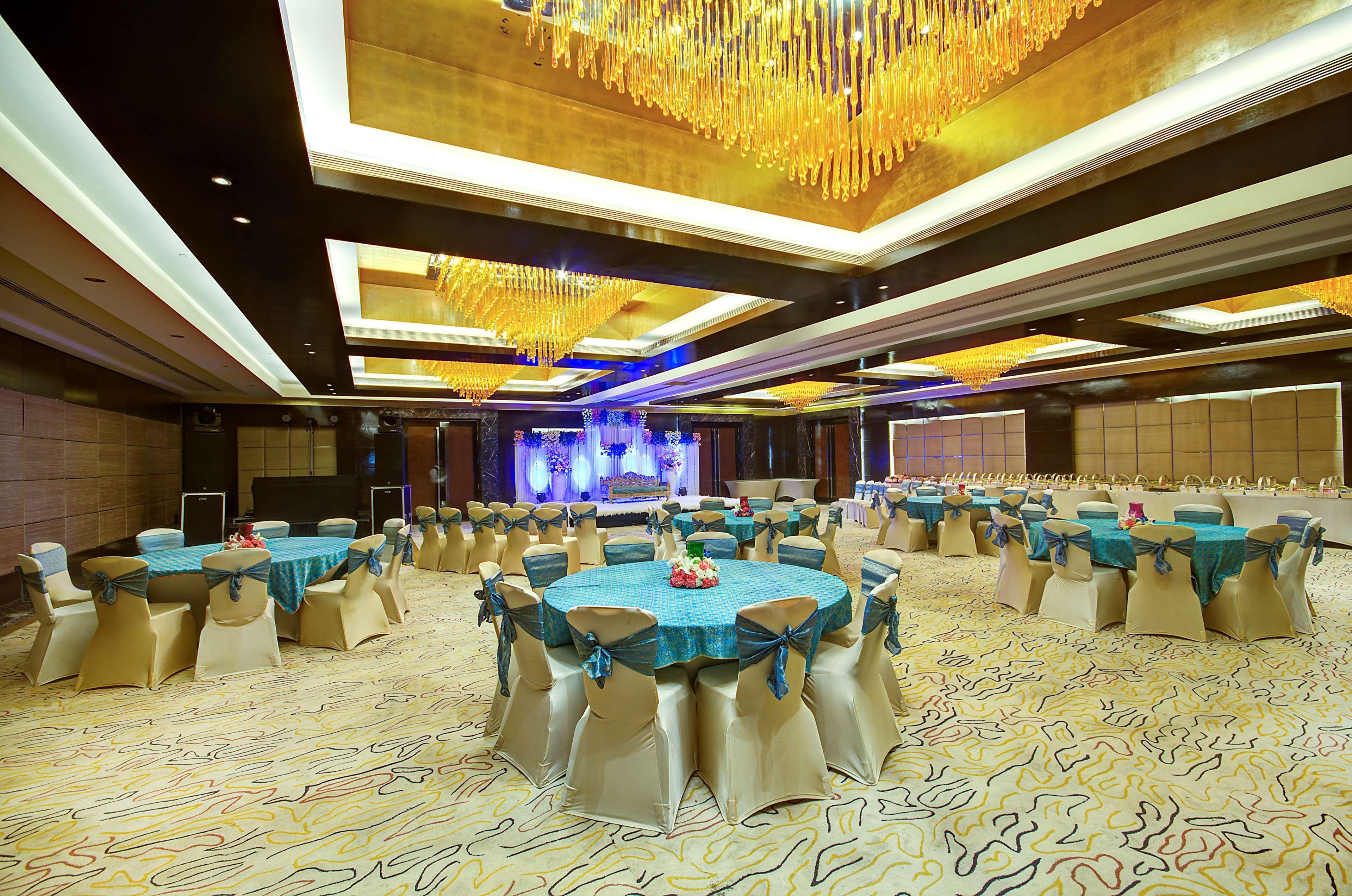 Radisson Blu Kaushambi Delhi NCR Hotel Ghaziabad Bagian luar foto