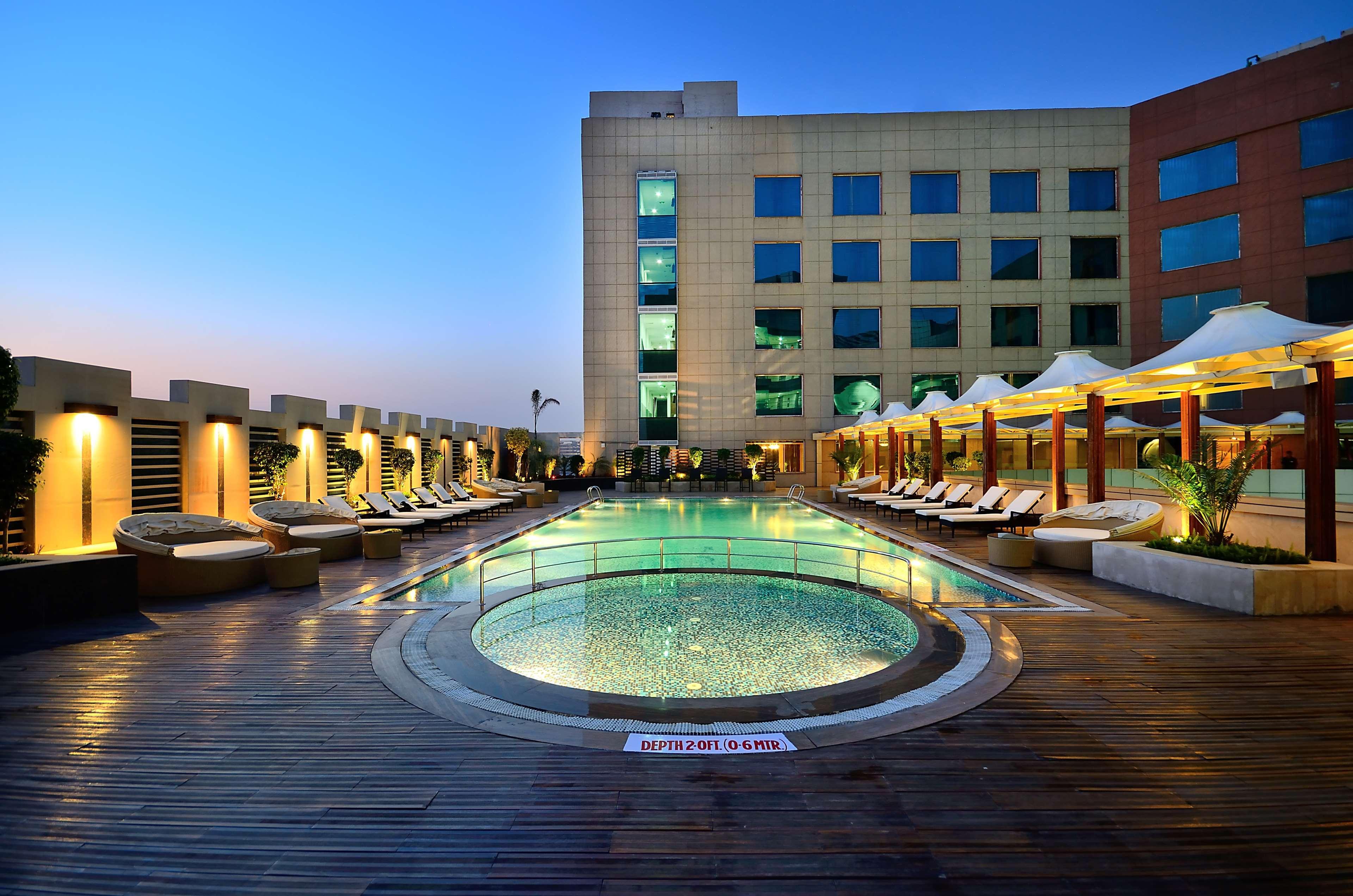 Radisson Blu Kaushambi Delhi NCR Hotel Ghaziabad Bagian luar foto