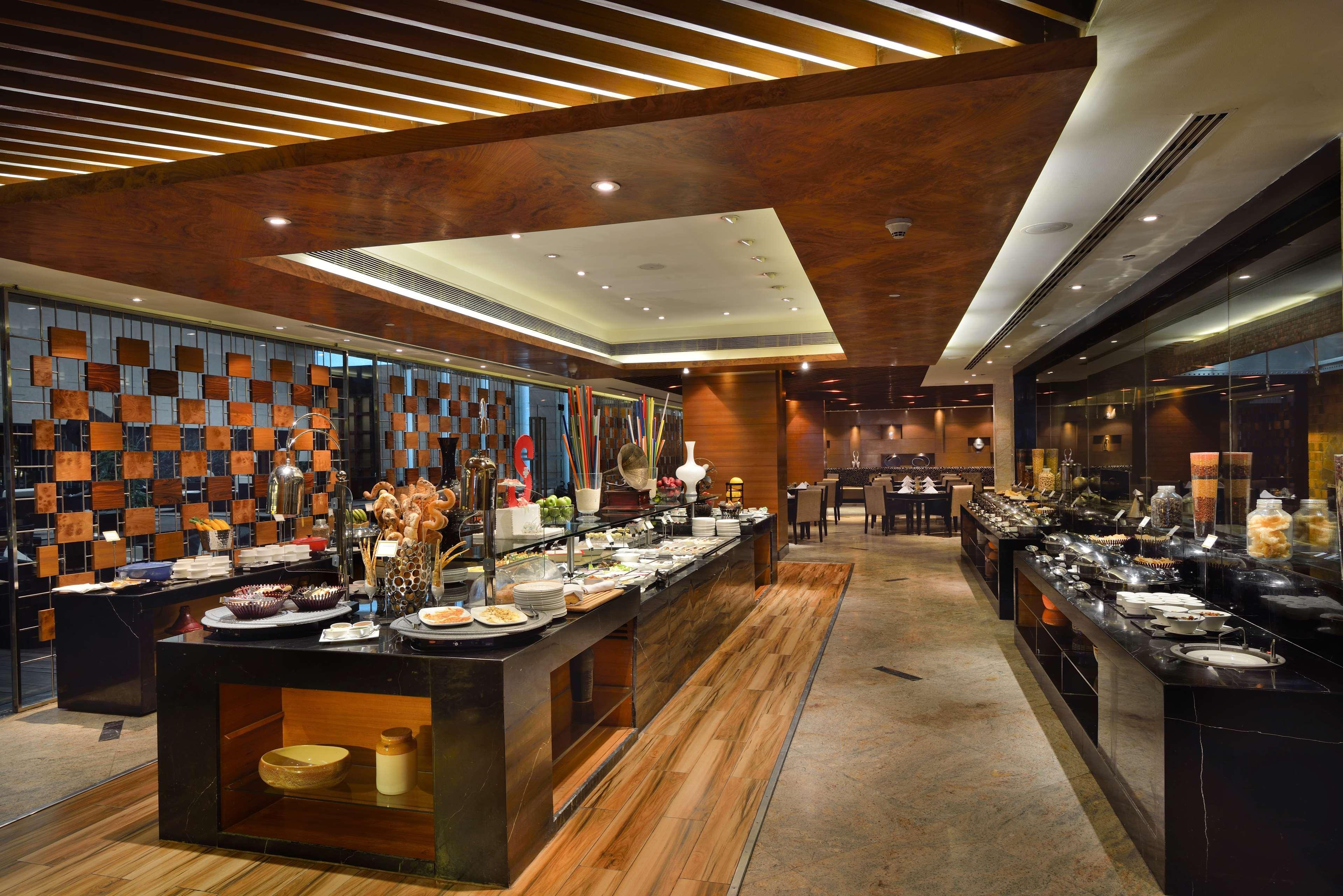 Radisson Blu Kaushambi Delhi NCR Hotel Ghaziabad Bagian luar foto