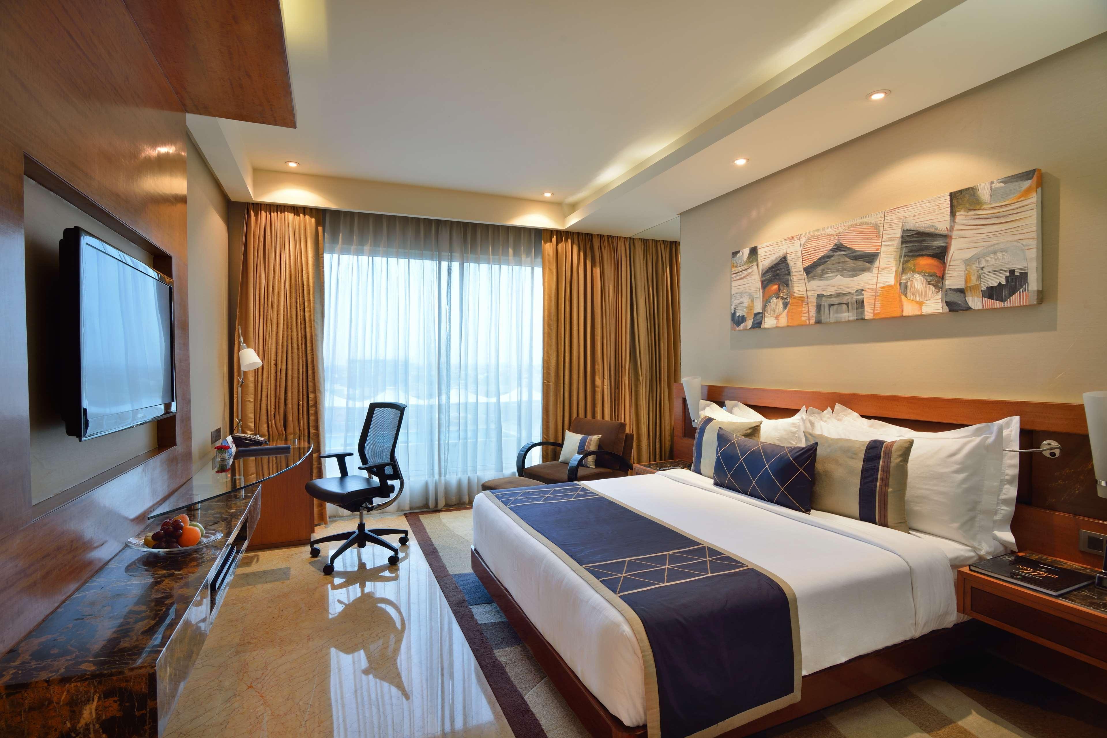 Radisson Blu Kaushambi Delhi NCR Hotel Ghaziabad Bagian luar foto