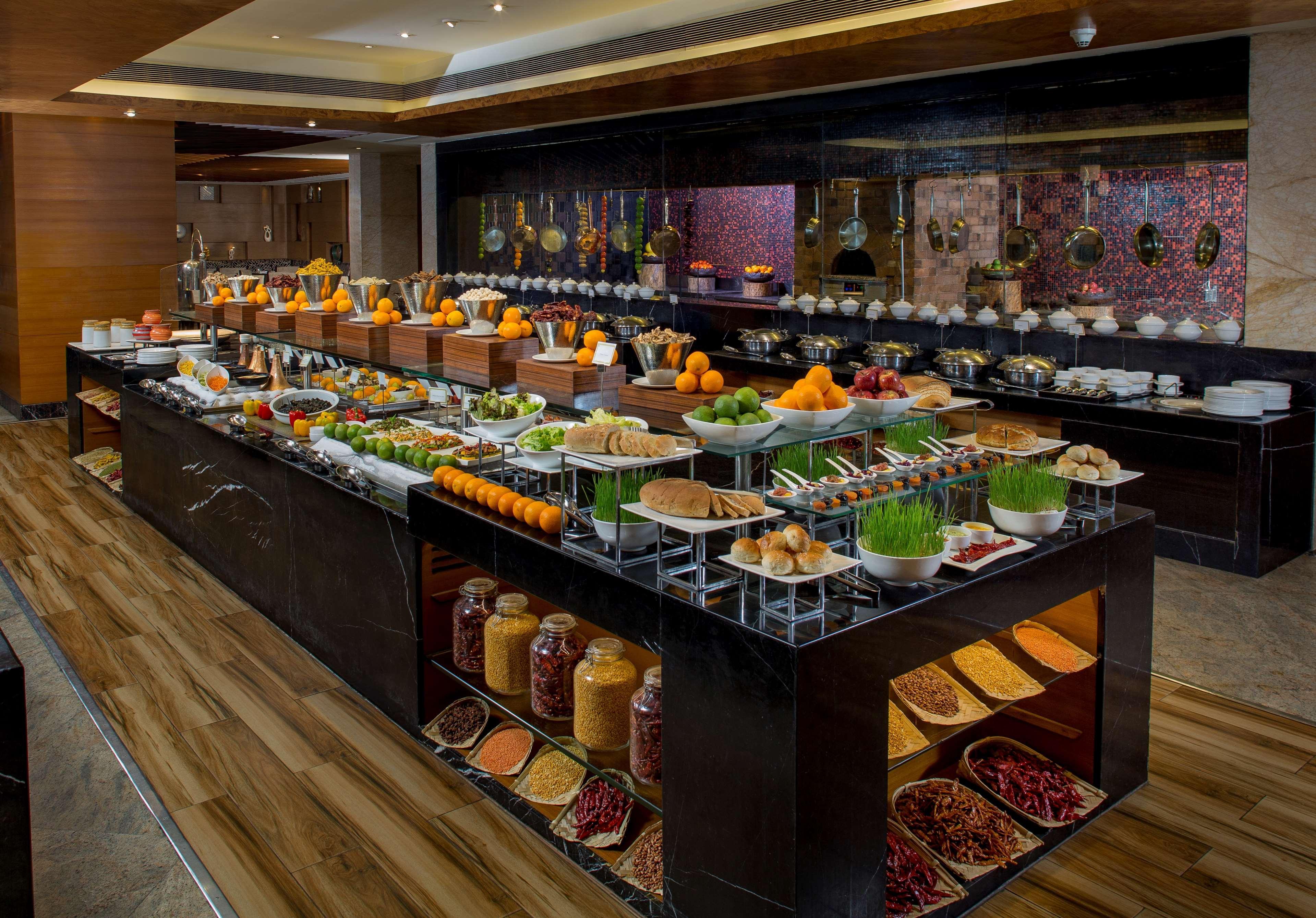 Radisson Blu Kaushambi Delhi NCR Hotel Ghaziabad Bagian luar foto