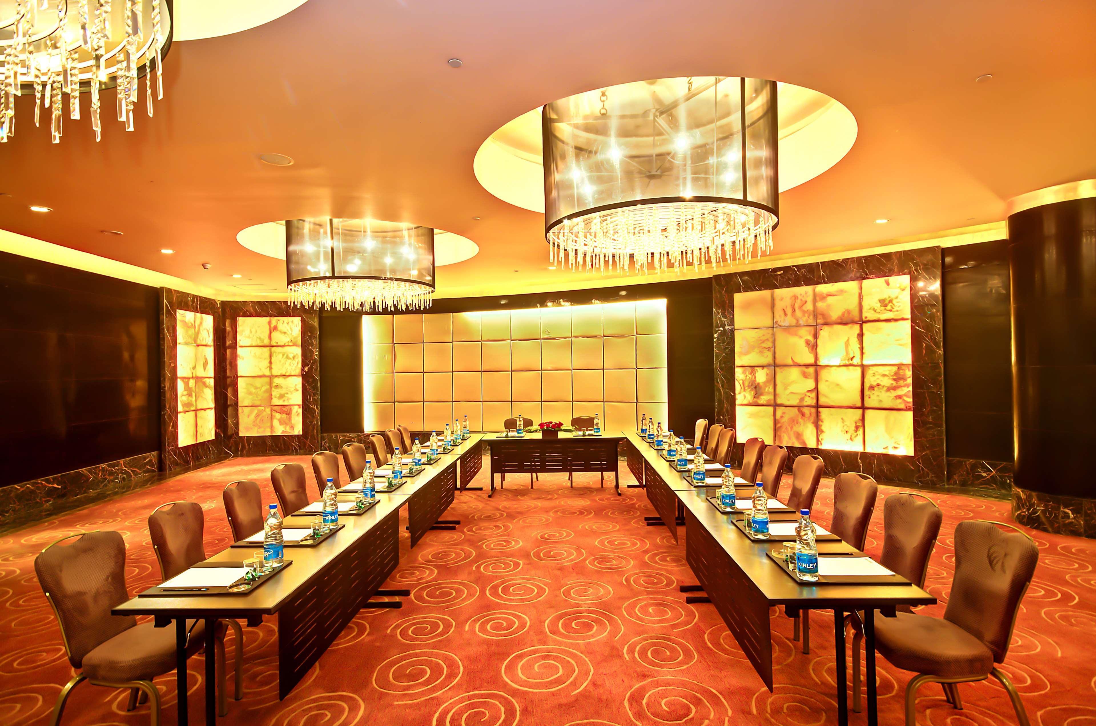 Radisson Blu Kaushambi Delhi NCR Hotel Ghaziabad Bagian luar foto