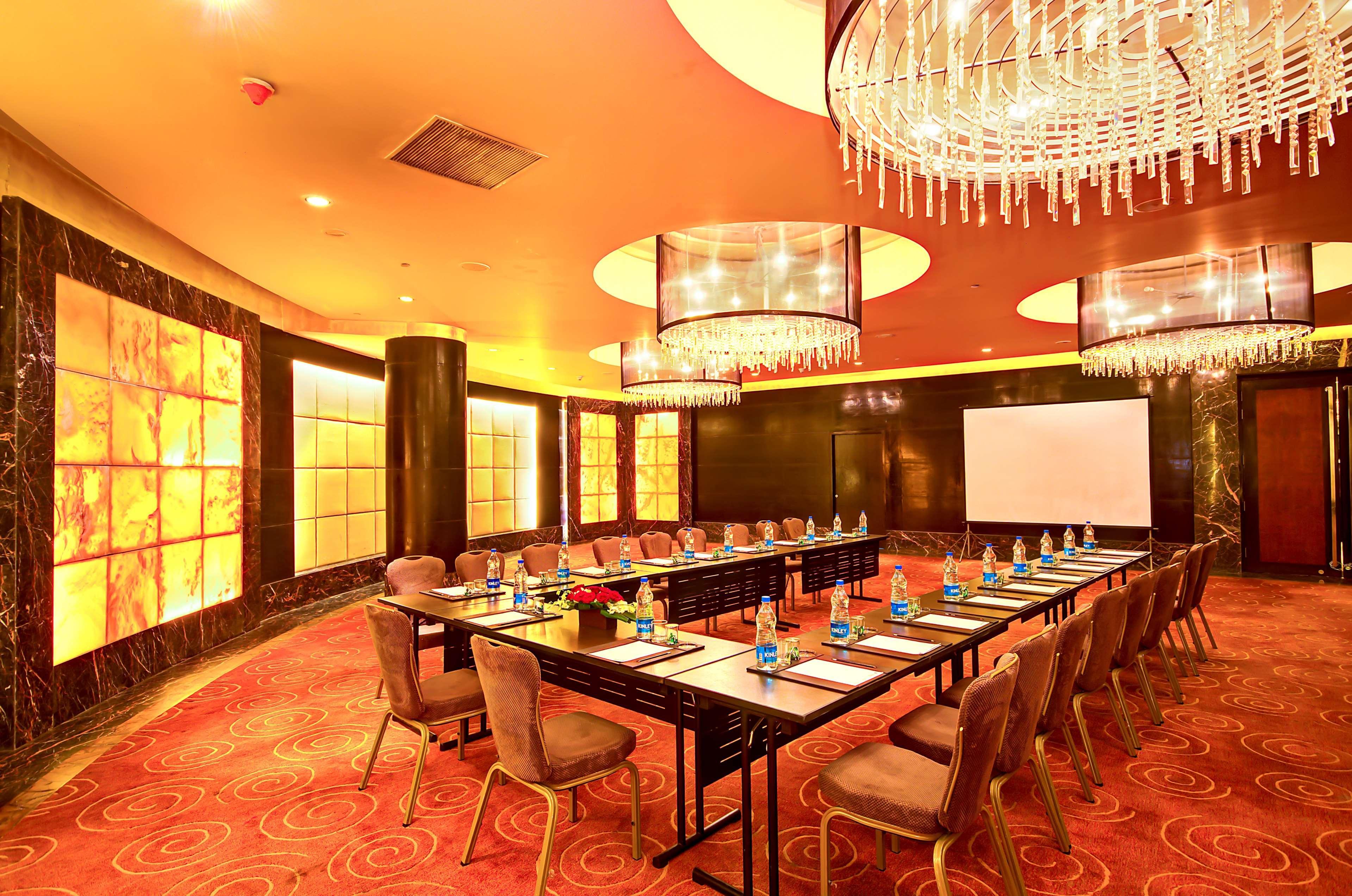 Radisson Blu Kaushambi Delhi NCR Hotel Ghaziabad Bagian luar foto