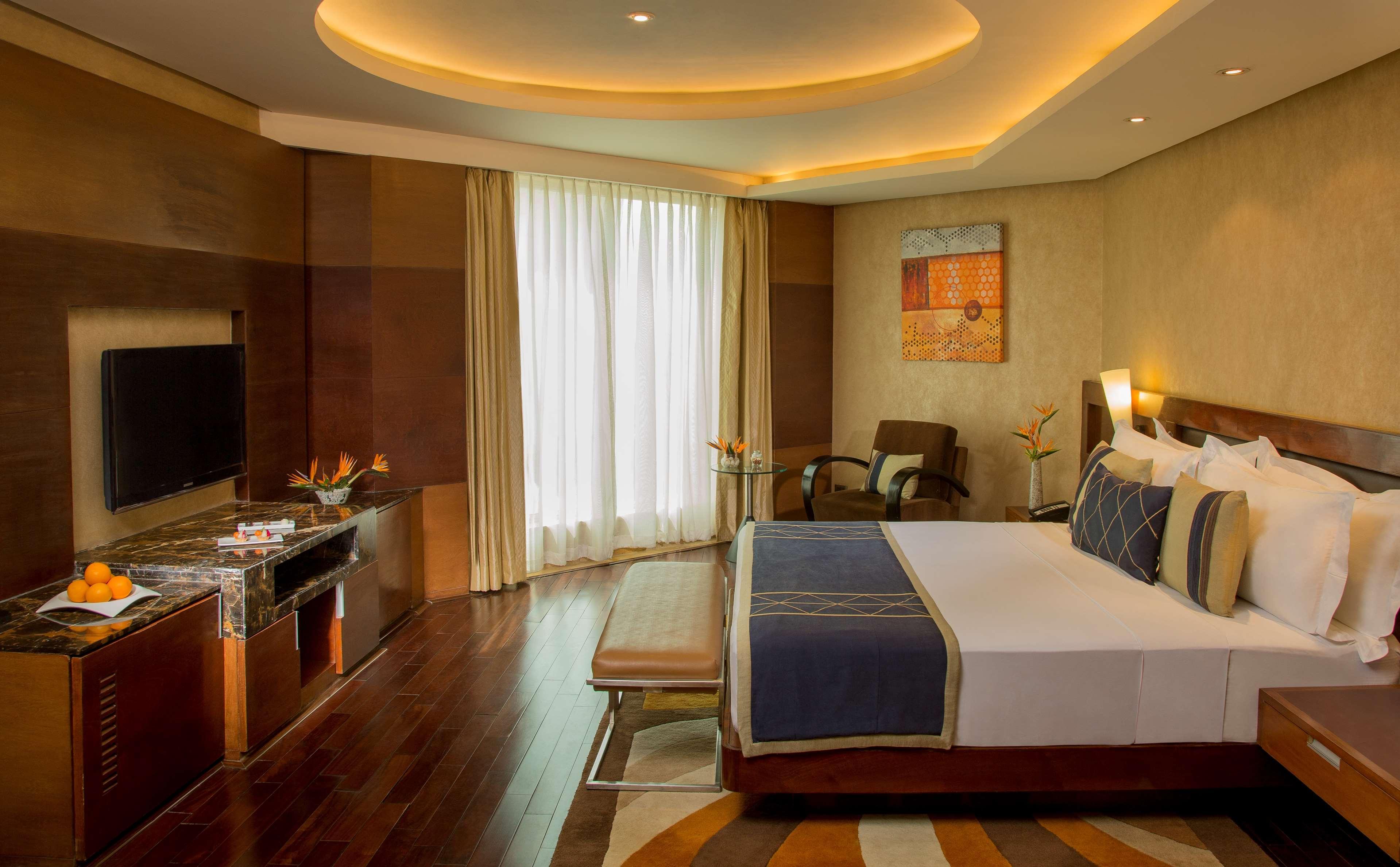 Radisson Blu Kaushambi Delhi NCR Hotel Ghaziabad Bagian luar foto