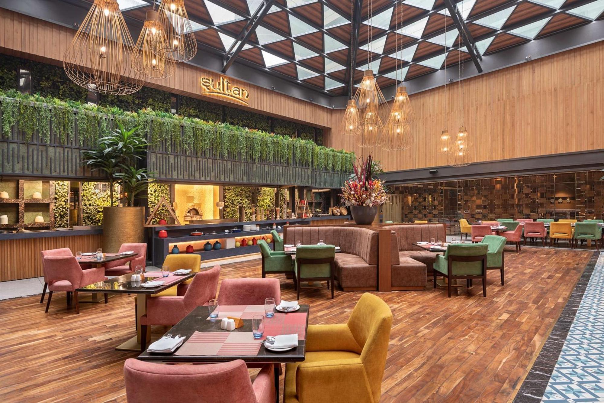 Radisson Blu Kaushambi Delhi NCR Hotel Ghaziabad Bagian luar foto