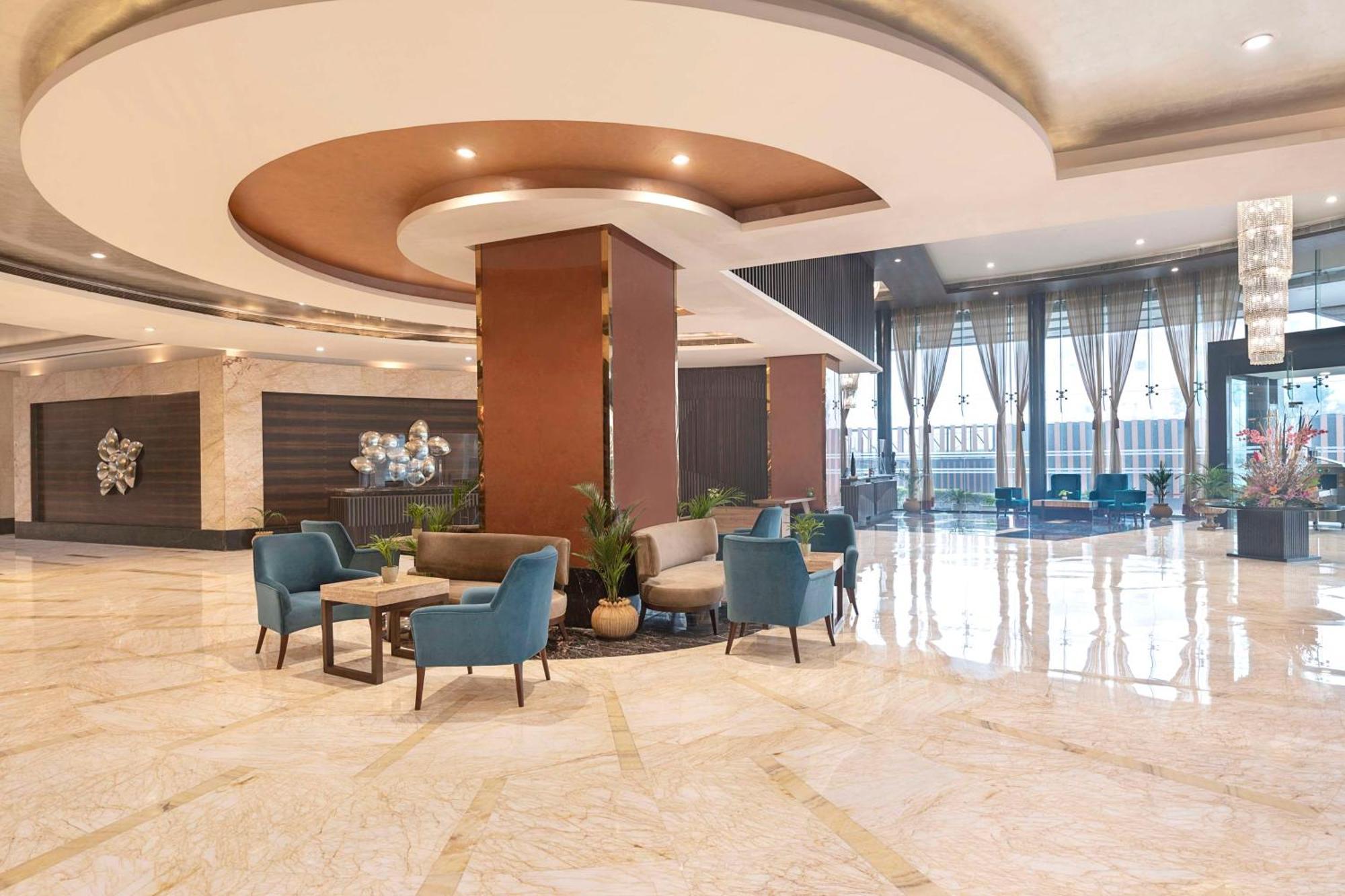 Radisson Blu Kaushambi Delhi NCR Hotel Ghaziabad Bagian luar foto